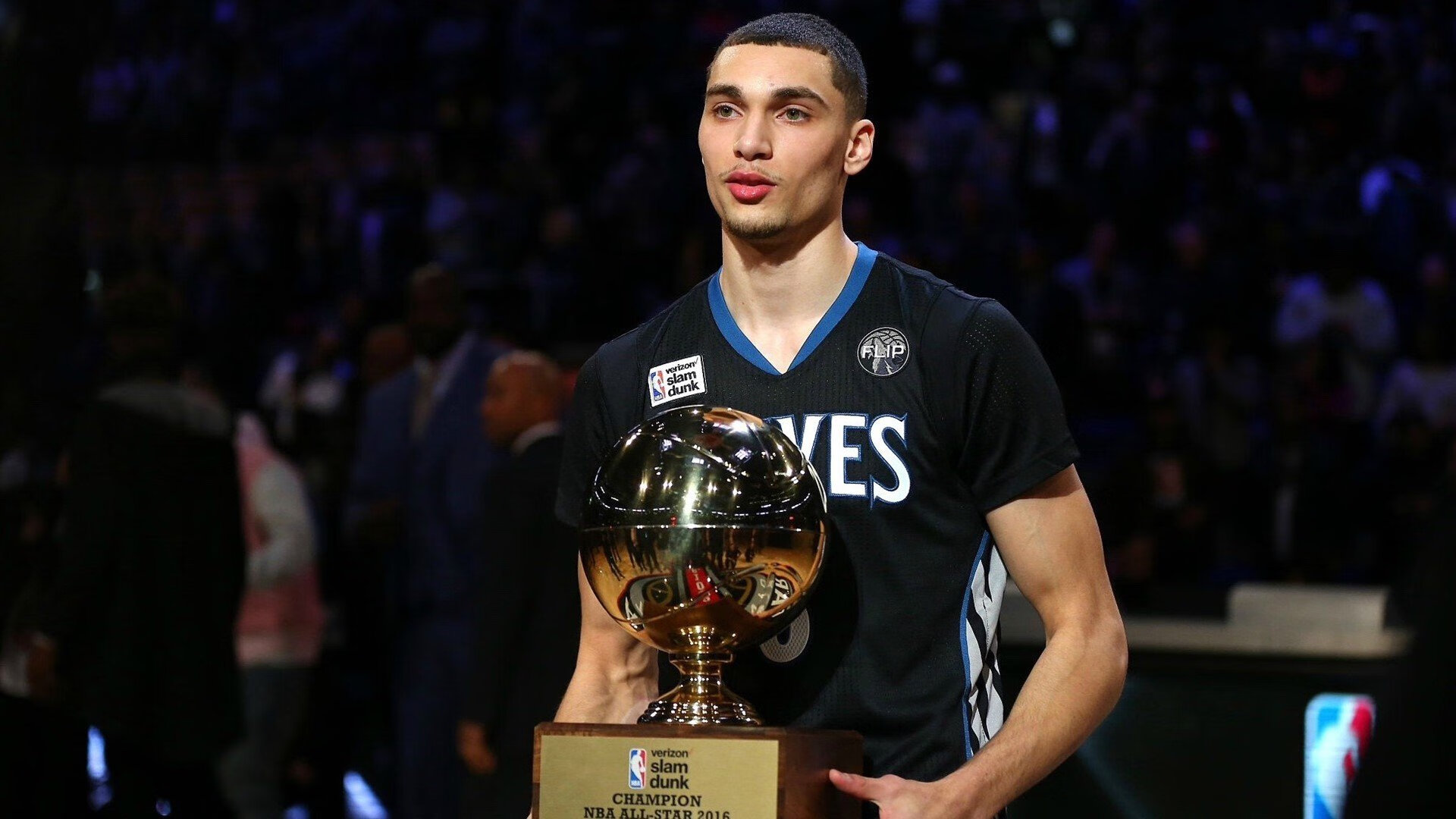 开云官方-扎卡里·里萨谢在NBA常规赛中砍下38分，扎卡里亚斯